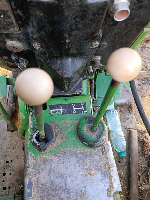 Vănd  tractor john deere