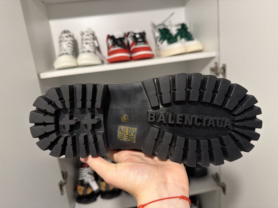 Balenciaga Strike Boots - 2 modele în anunț
