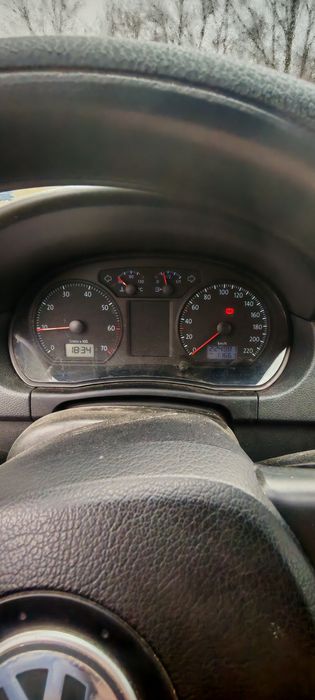 Wolkswagen Polo 2005 1.2 бензин 4+1 врати