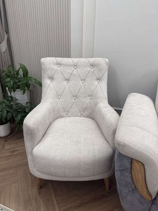 Диван и кресло вместе