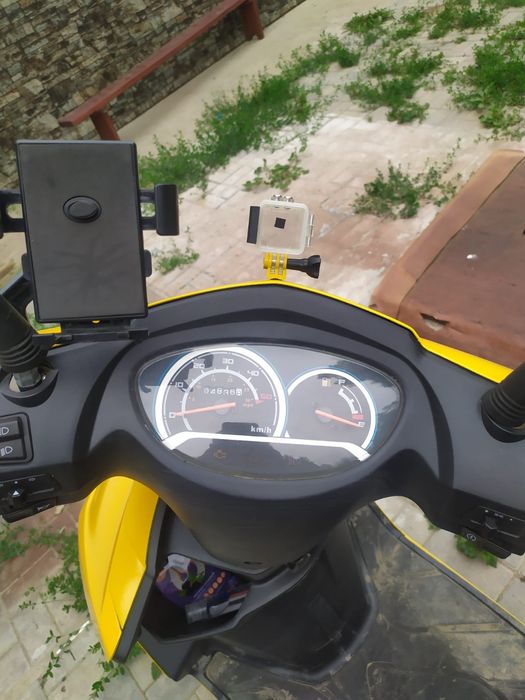 Продам скутер М8.