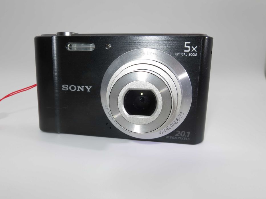 Sony Cyber-shot W800 ултра компактен цифров фотоапарат, дигитална камера, като НОВА, 20MP, 5x оптичен зум, в перфектно работещо състояние
