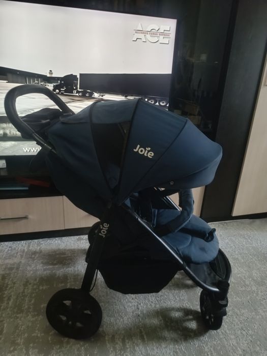 Продам детскую коляску