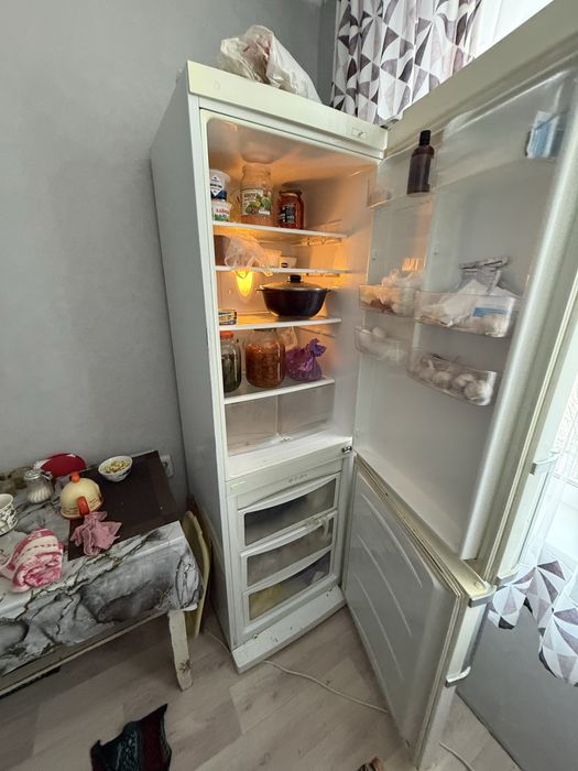 Продам холодильник LG