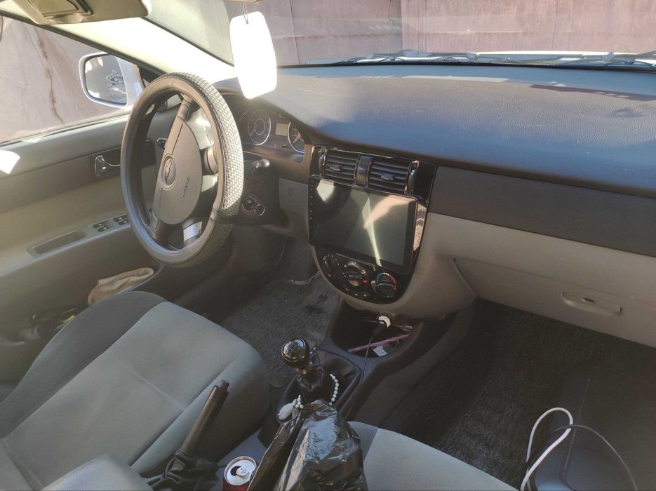 Lacetti Gentra Oq rangda sotiladi