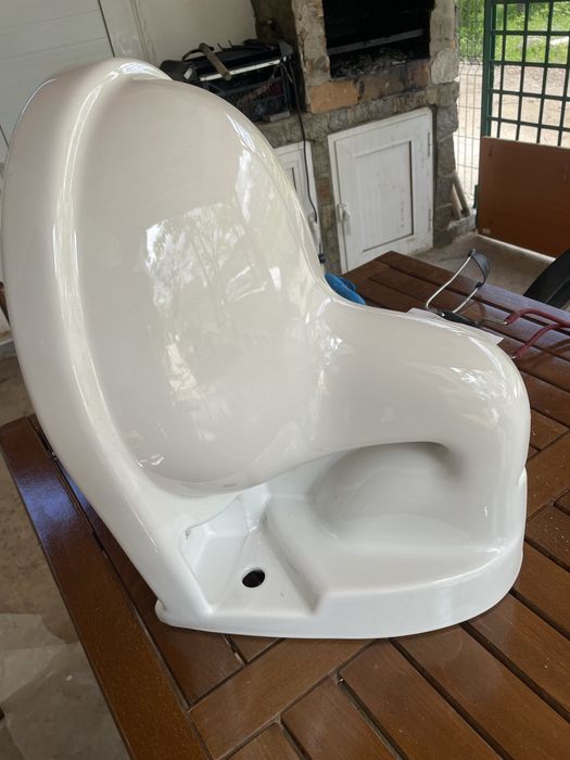 Конзола тоалетна чиния и капак с плаващо затваряне