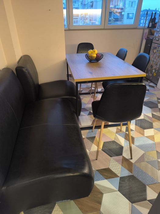 Кухненска маса + кожени диванчета