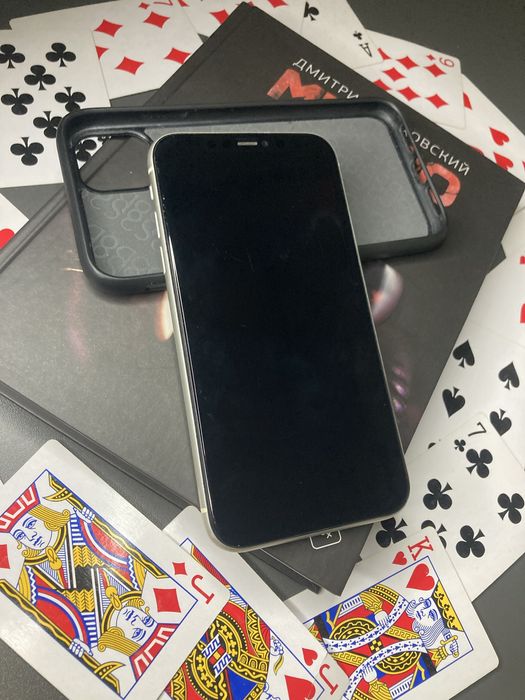 Продам iPhone 11 White