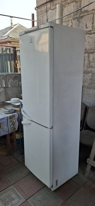 Холодильник индезит