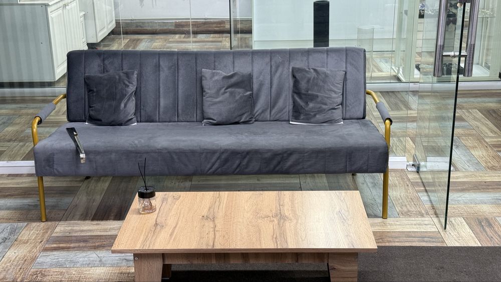 Продам диван со столиком