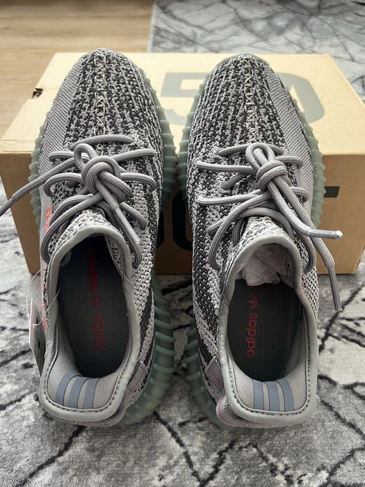 Yeezy 350 revers beluga