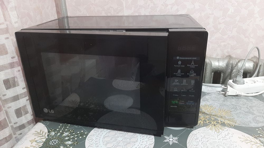 Продам микроволновую печь. LG