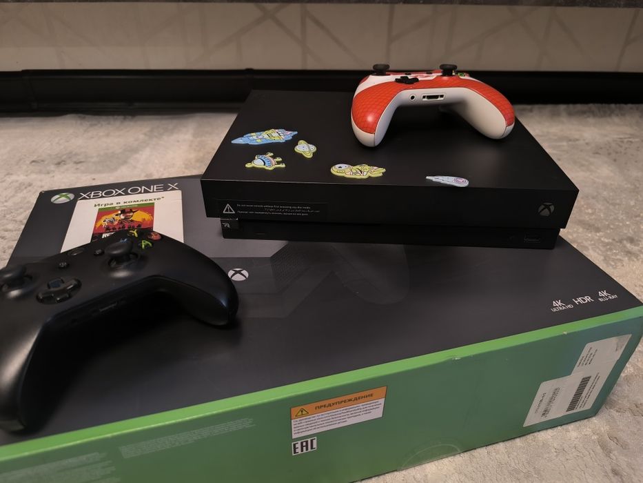 Продам Xbox one X 1 TB