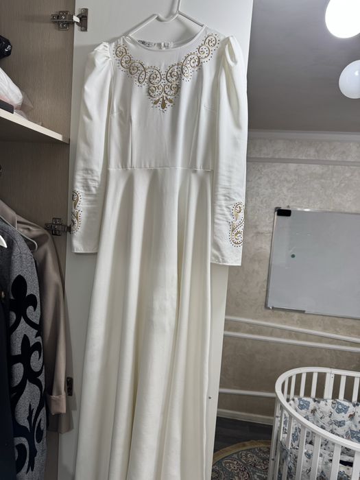 Платье вечерние