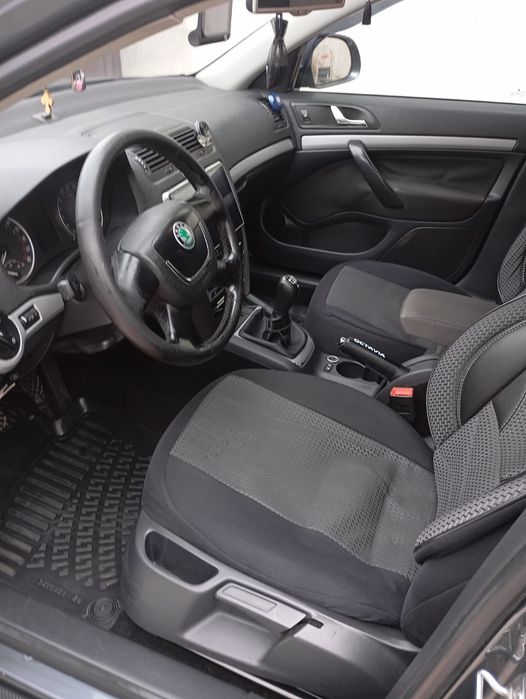 SKODA Octavia 2012 — imagine 5