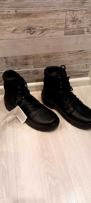 Чисто нови кубинки зимни и летни 44 номер