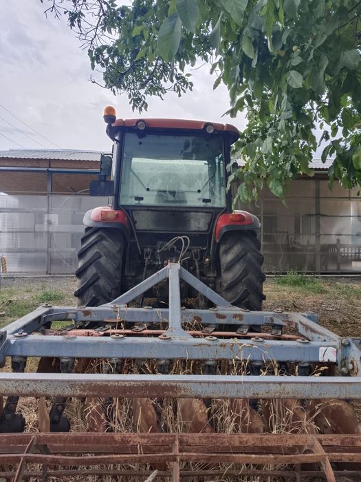 продам трактор Тумосан