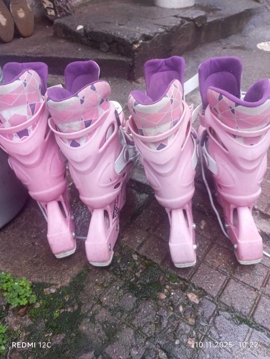 Ролери 35-38.Идеални за близначки но може и поотделно.