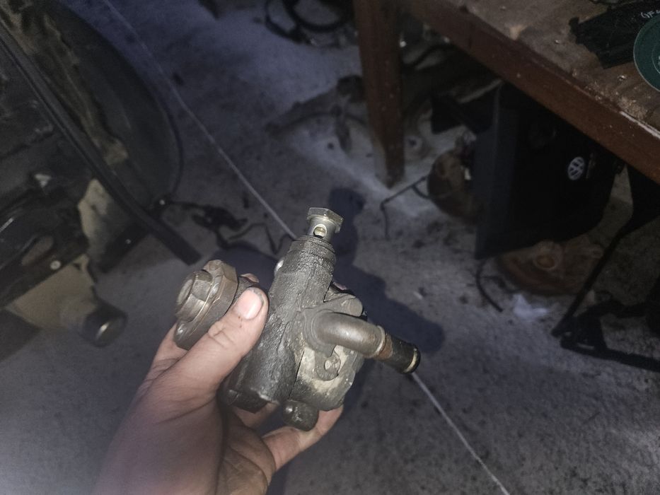 Pompa servo direcție t4