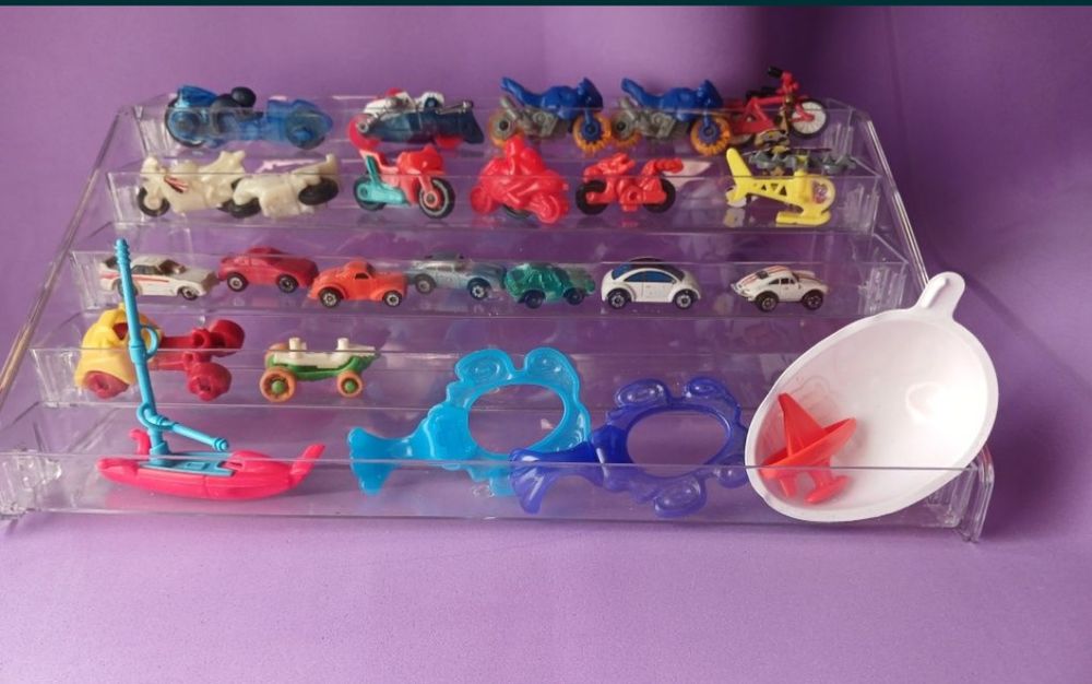 Продам  игрушки из киндеров