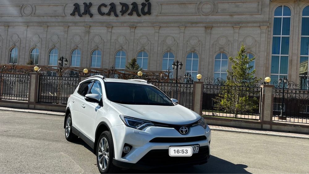 Продается Toyota RAV 4 (2018г/в)
