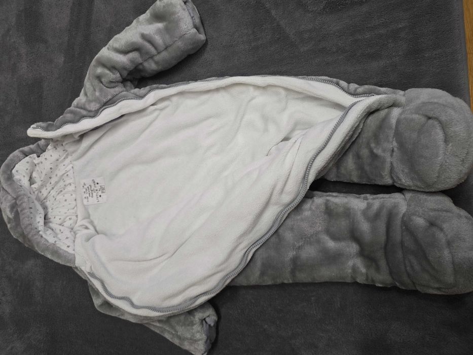 Зимен космонафт за бебе 9м. Отлично състояние!