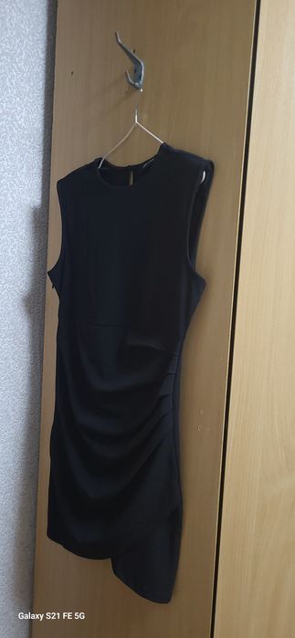 Чёрное вечернее платье