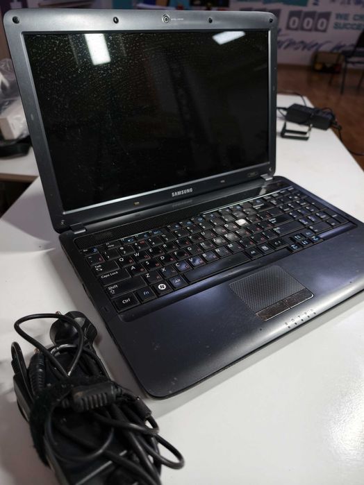 Ноутбук Samsung R525