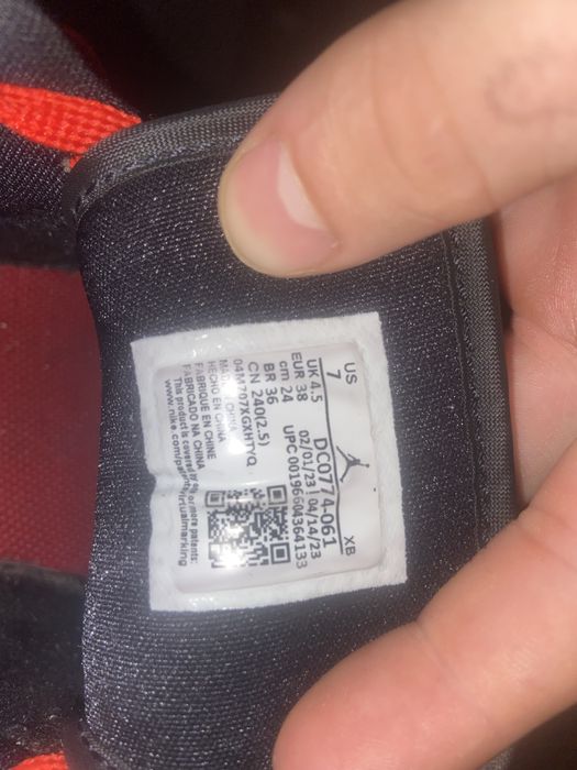 Vand jordan 1low rad and black