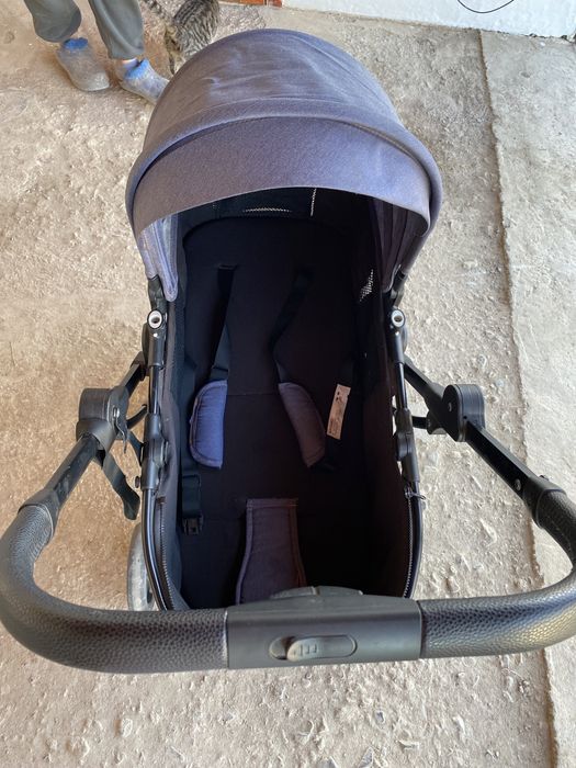 Детская прогулочная коляска