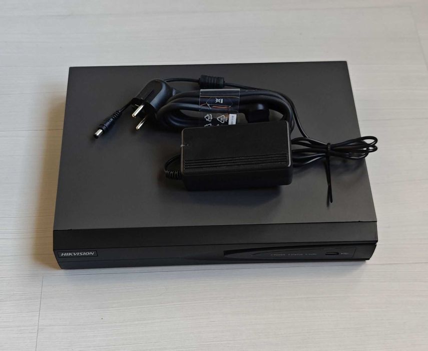 4 канален PoE NVR Hikvision DS-7604NI-E1/4P с 1TB HDD