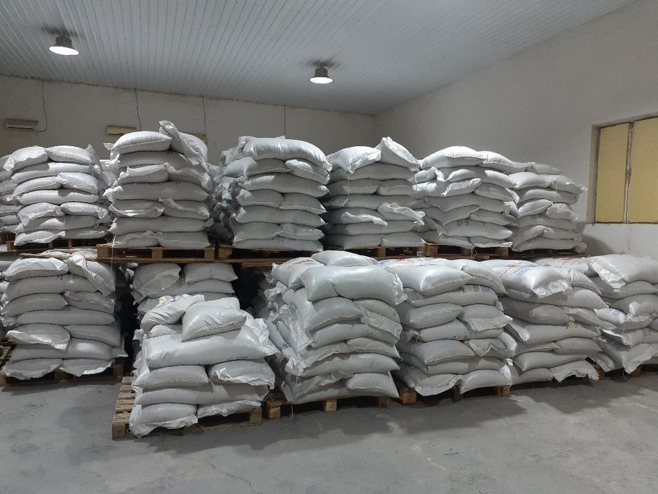 Korm buqa qoy va sigir uchun yem. Ishlab chiqaruvchidan