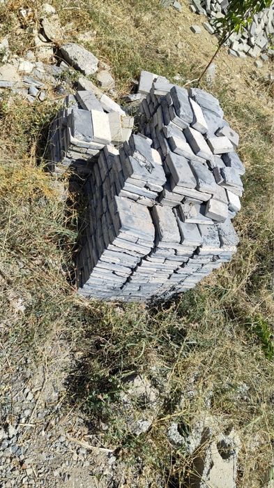 Брусчатка целые.