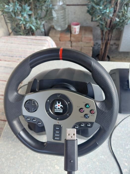 Volan gaming nou (nefolosit