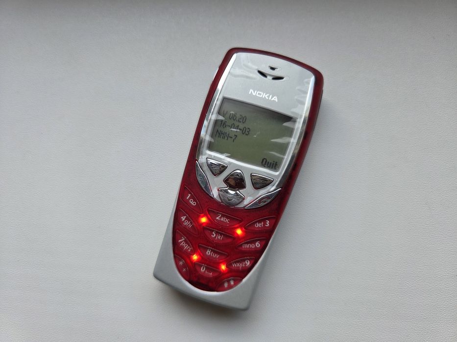Nokia 8310 - telefon de colectie