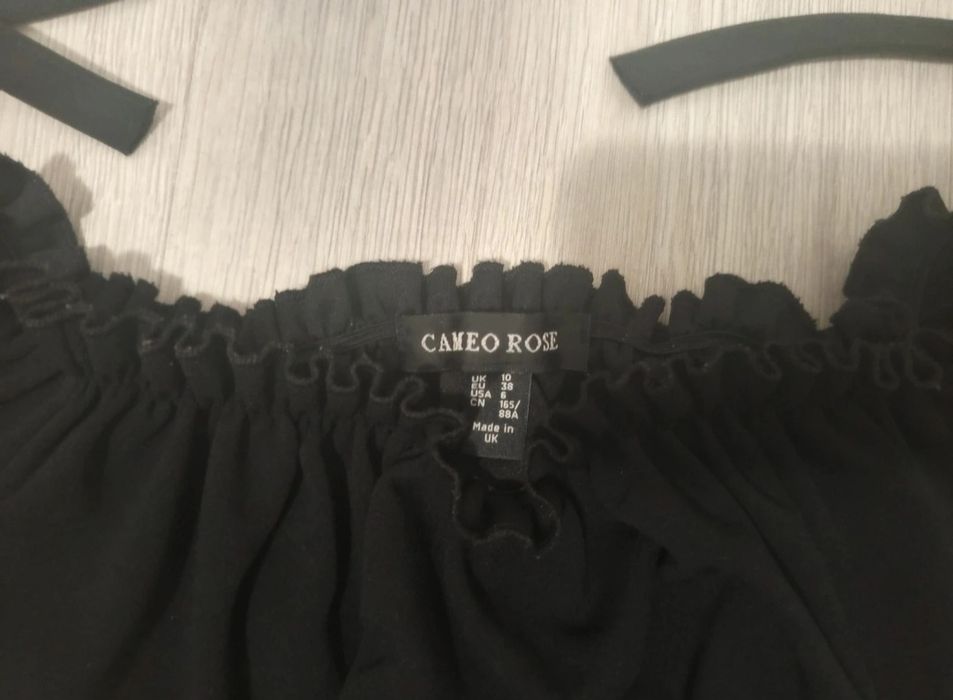 Top negru oferta in descriere