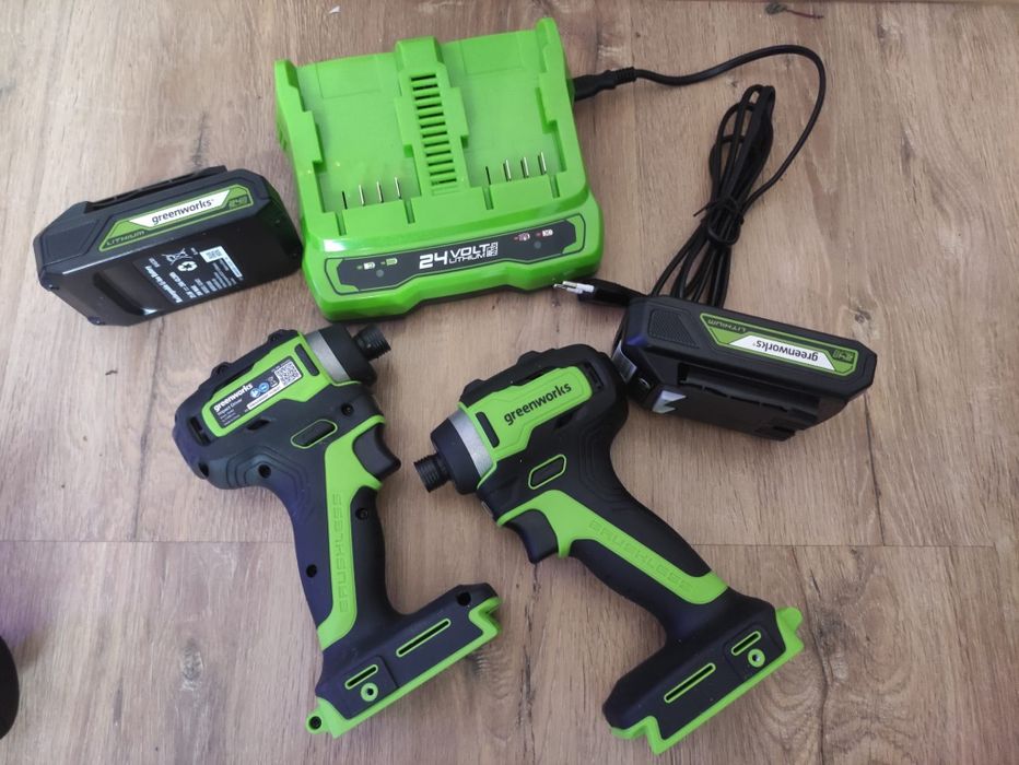 Scule noi de vânzare