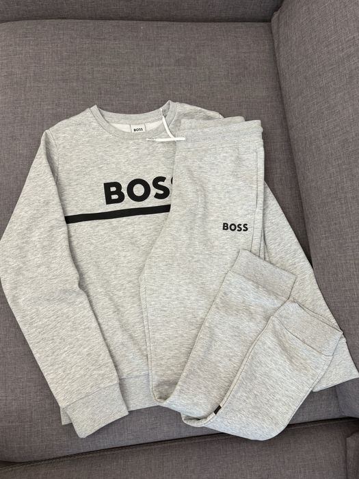 Продам костюм оригинал BOSS для мальчика