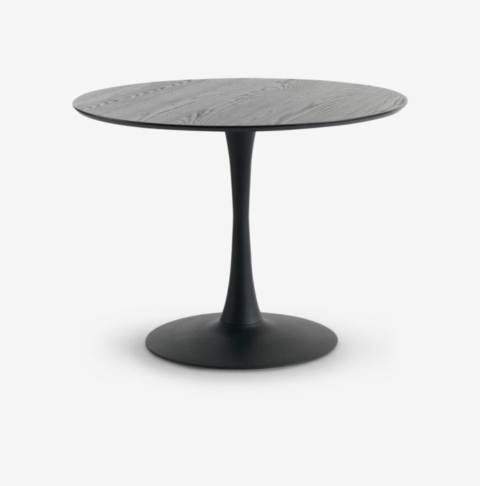 Черна кръгло трапезна маса