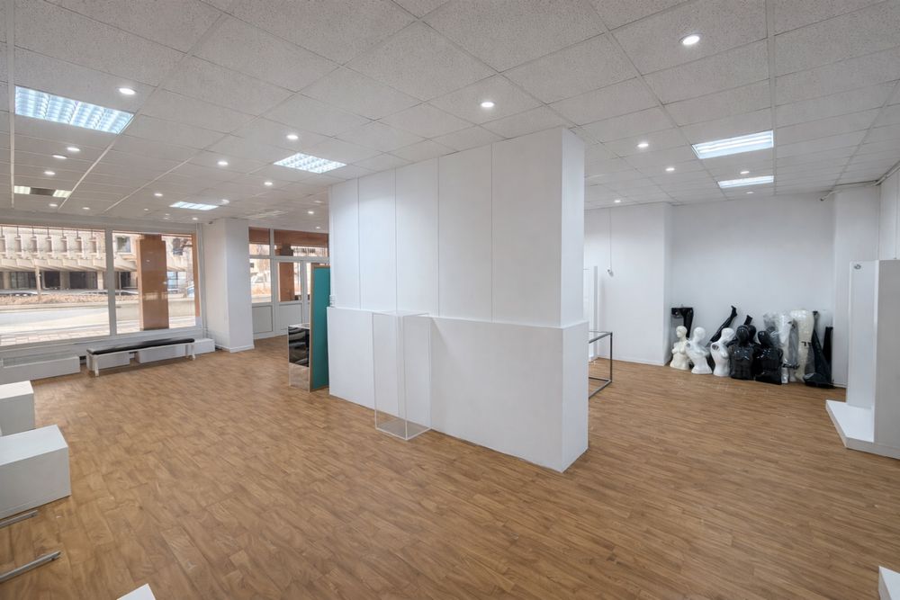 Spatiu comercial de inchirat ultracentrala- Platou Consiliu Judetean