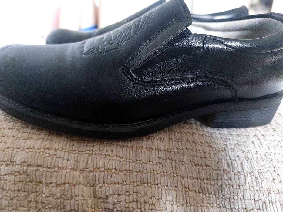 Продам детские туфли