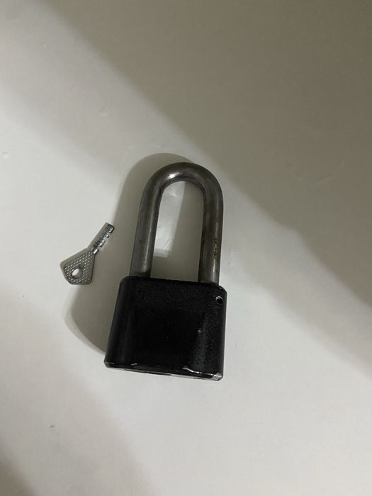 Продам навесной замок