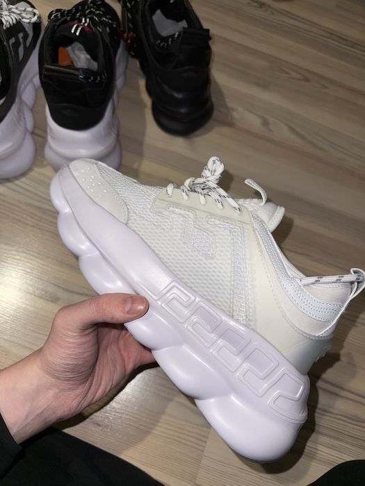 adidasi versace chain reaction