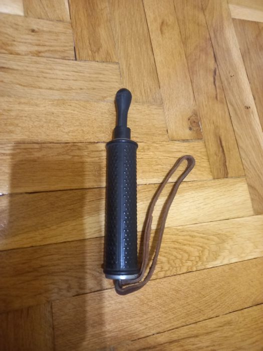 Милиционерска гумена палка