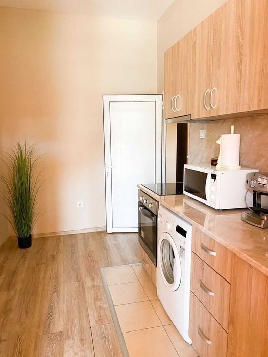 Дава се под наем Тристаен апартамент в Пловдив, Център - 105 кв.м за 550 € - Снимка #2