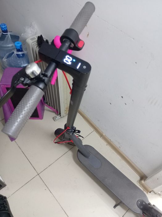 Продам Электросамокат Xiaomi m365