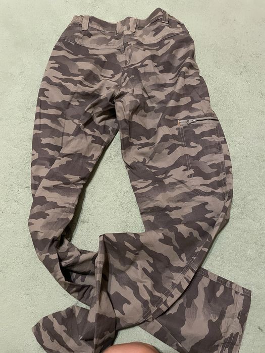 Планинаки панталони и клинове ийшо