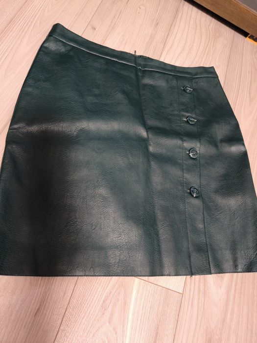 Fustă imitație de piele verde smarald