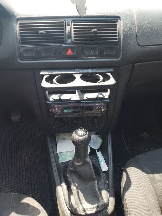 Vând golf 4 1,4 benzina