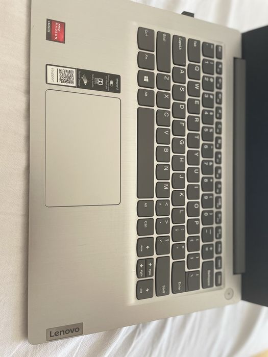 Laptop Lenovo IdeaPad 3 – Ca nou – Full HD!
